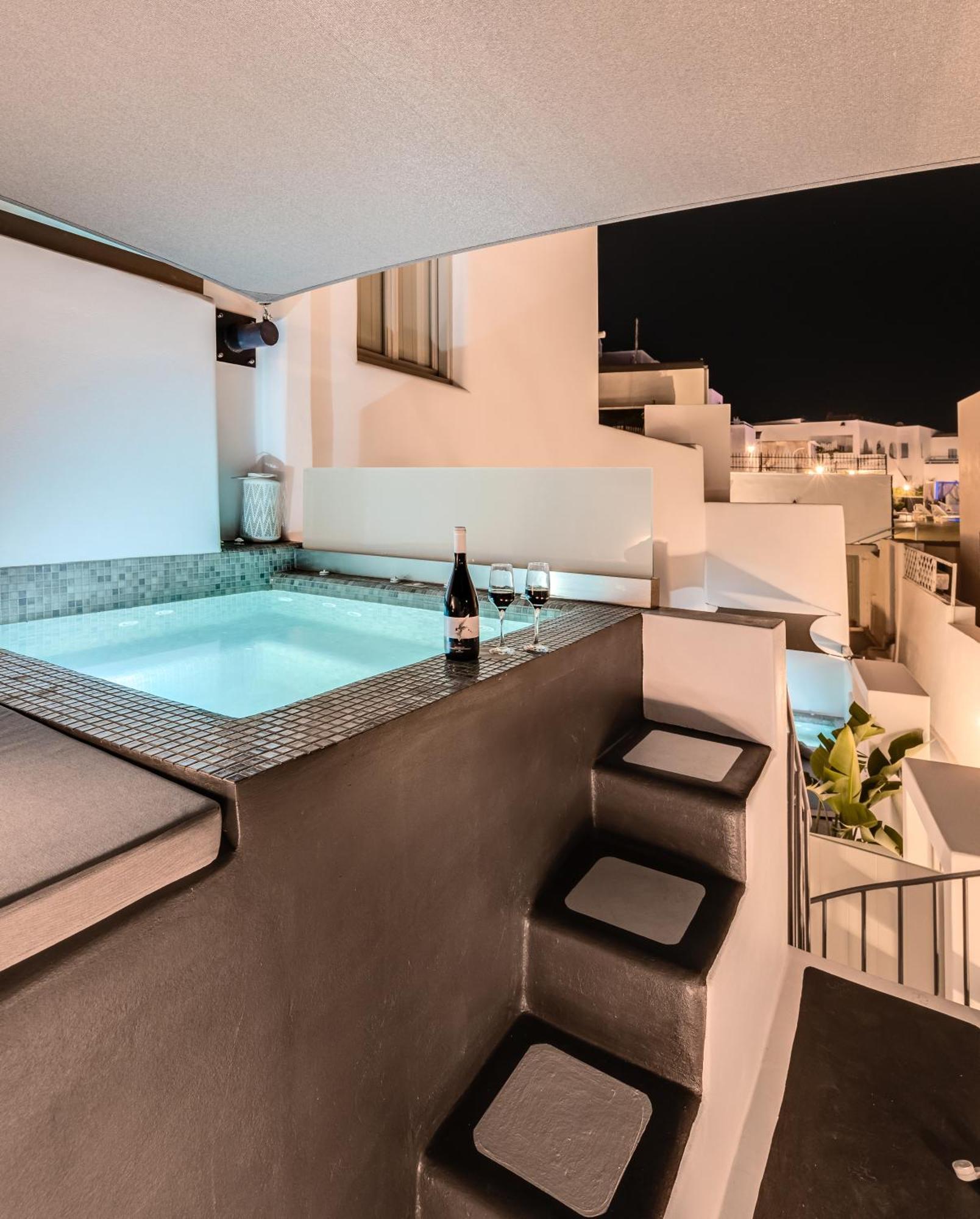 Tiara Suites Santorini Fira  Exterior foto